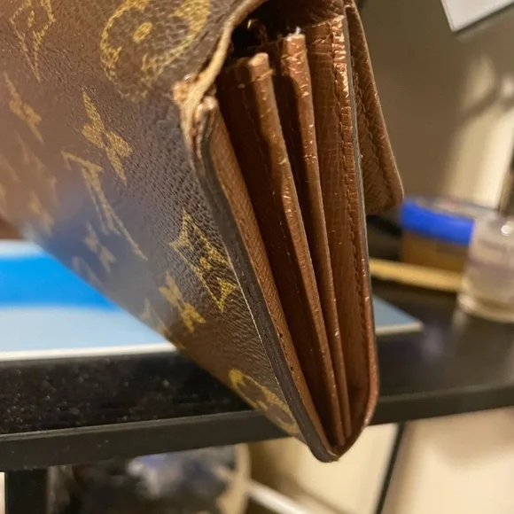 Louis Vuitton Brown and Gold Monogram Clutch - Picture 3 of 10